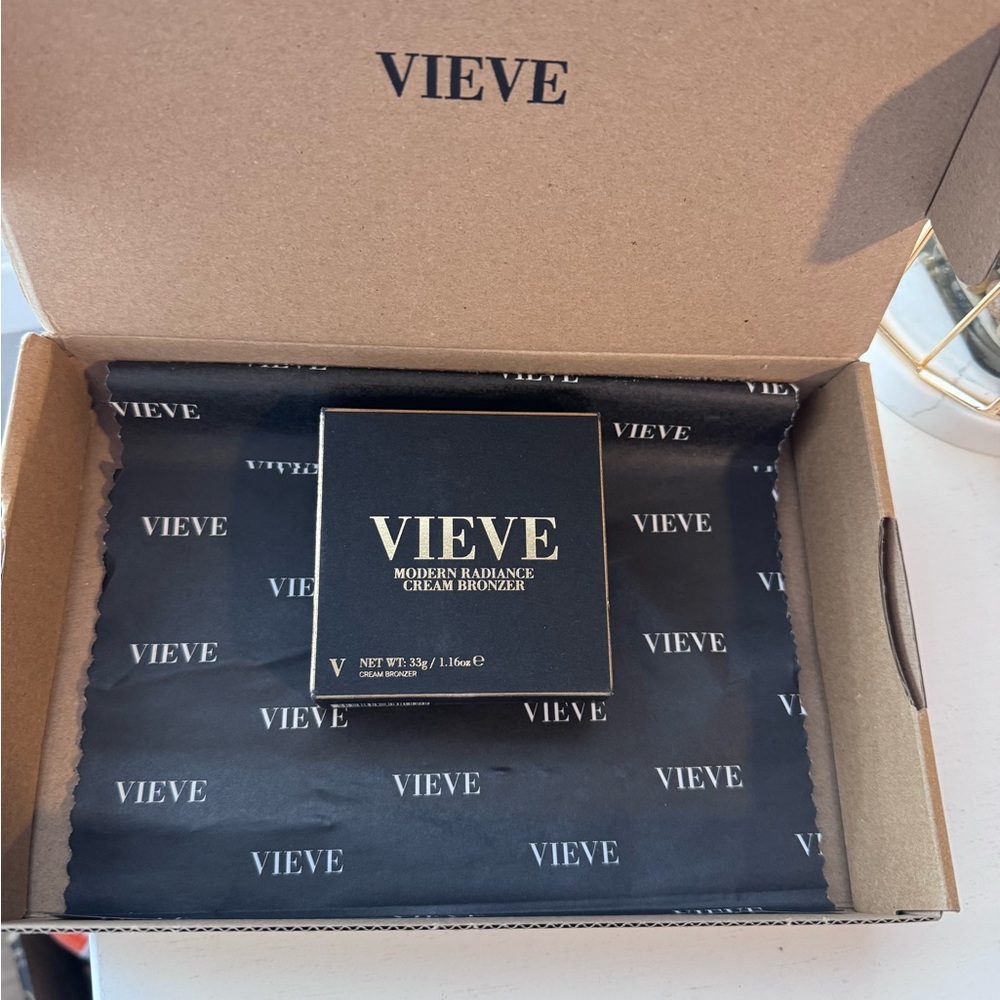 VIEVE- Modern Radiance Cream Bronzer × 1 ( light ) - Picture 2 of 9